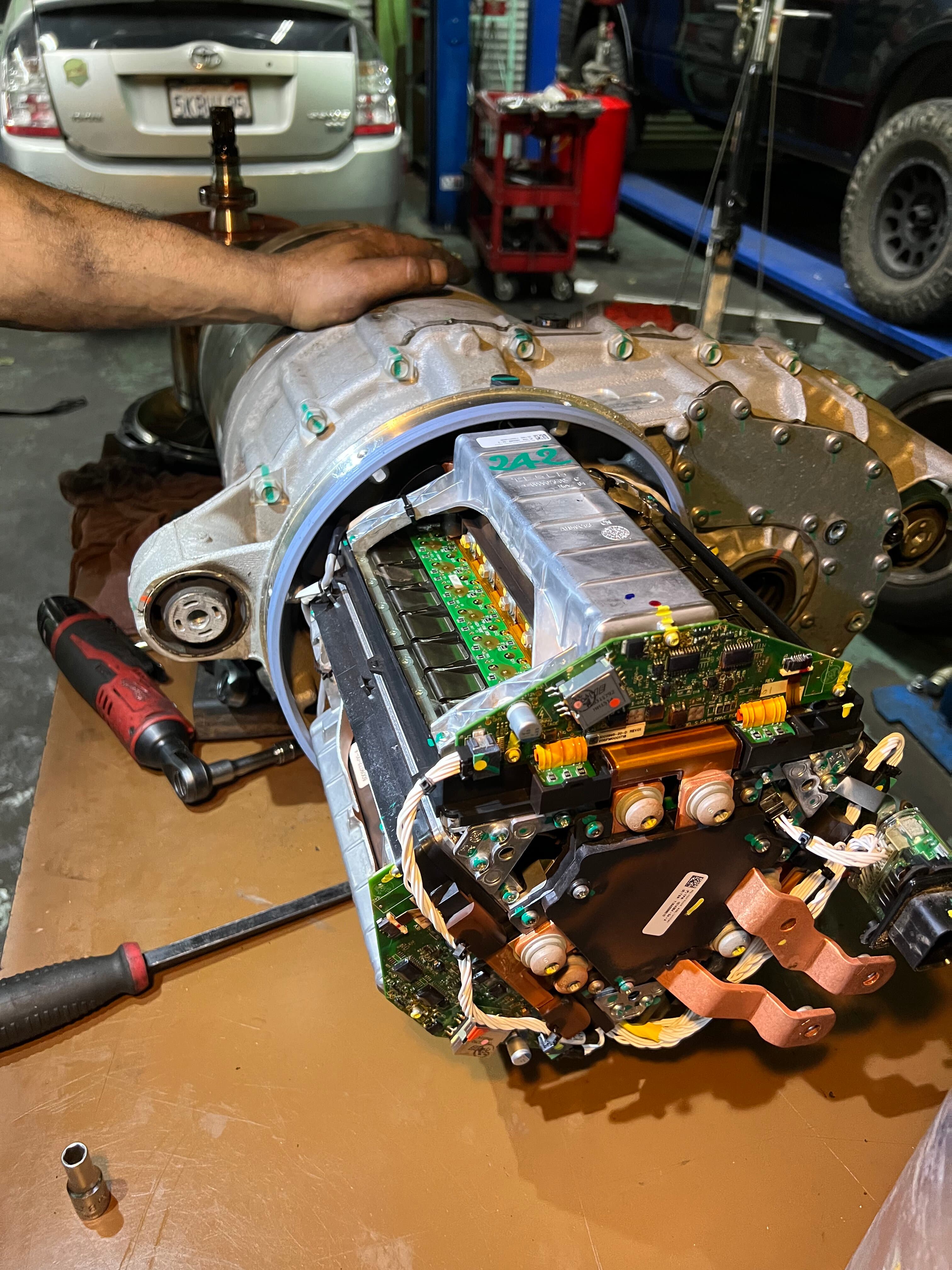 Tesla High-voltage components and units services: - Image 1